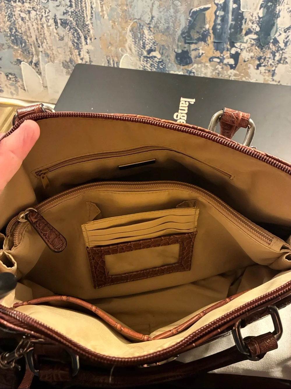 NWOT GianiBernini Elegant Brown Croc-Embossed Leather Satchel - Designer Style